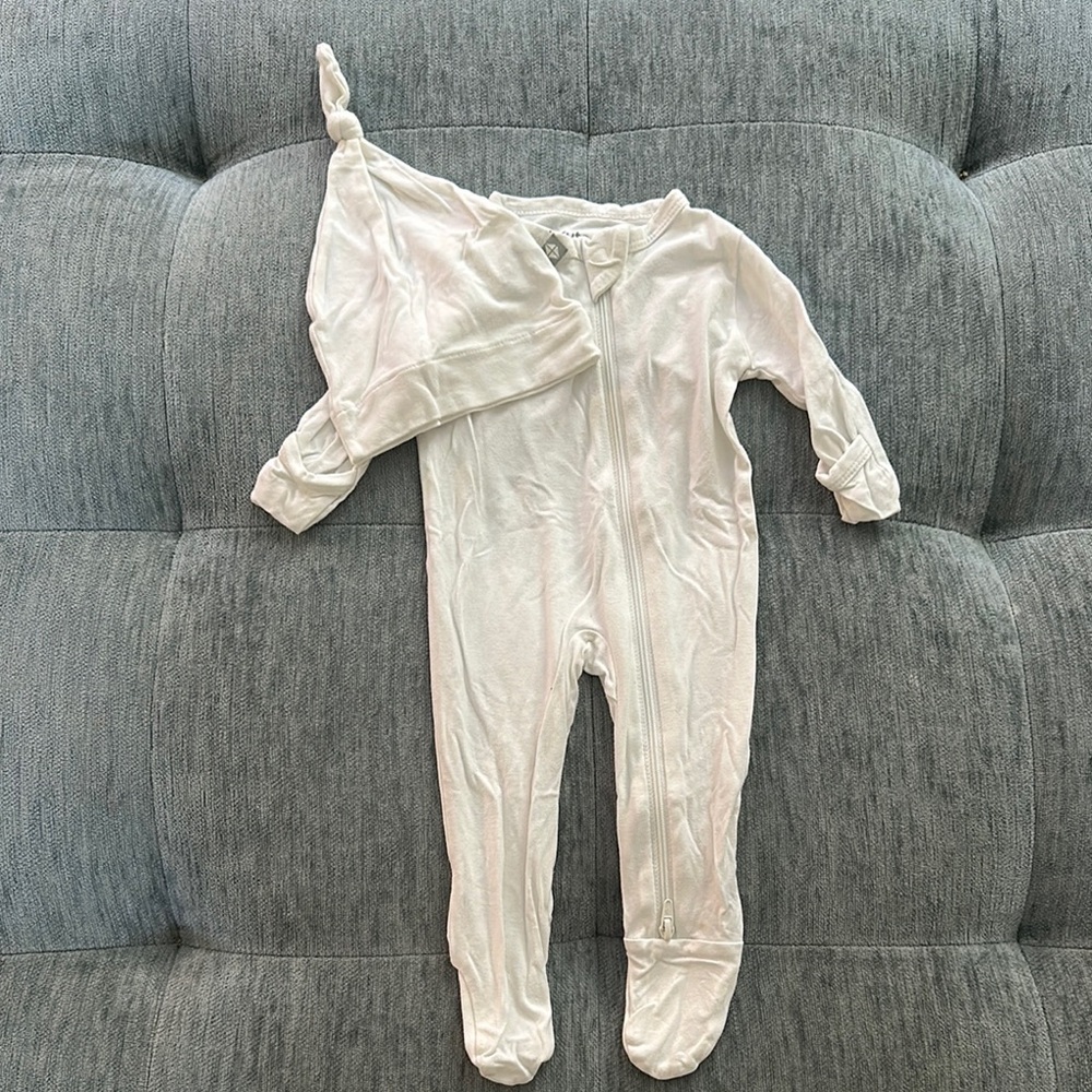 Kyte baby footie and hat